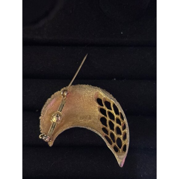 Vintage JJ Gold-Tone Crescent Moon Brooch With Filigree Detailing Gold Tone - Picture 3 of 9